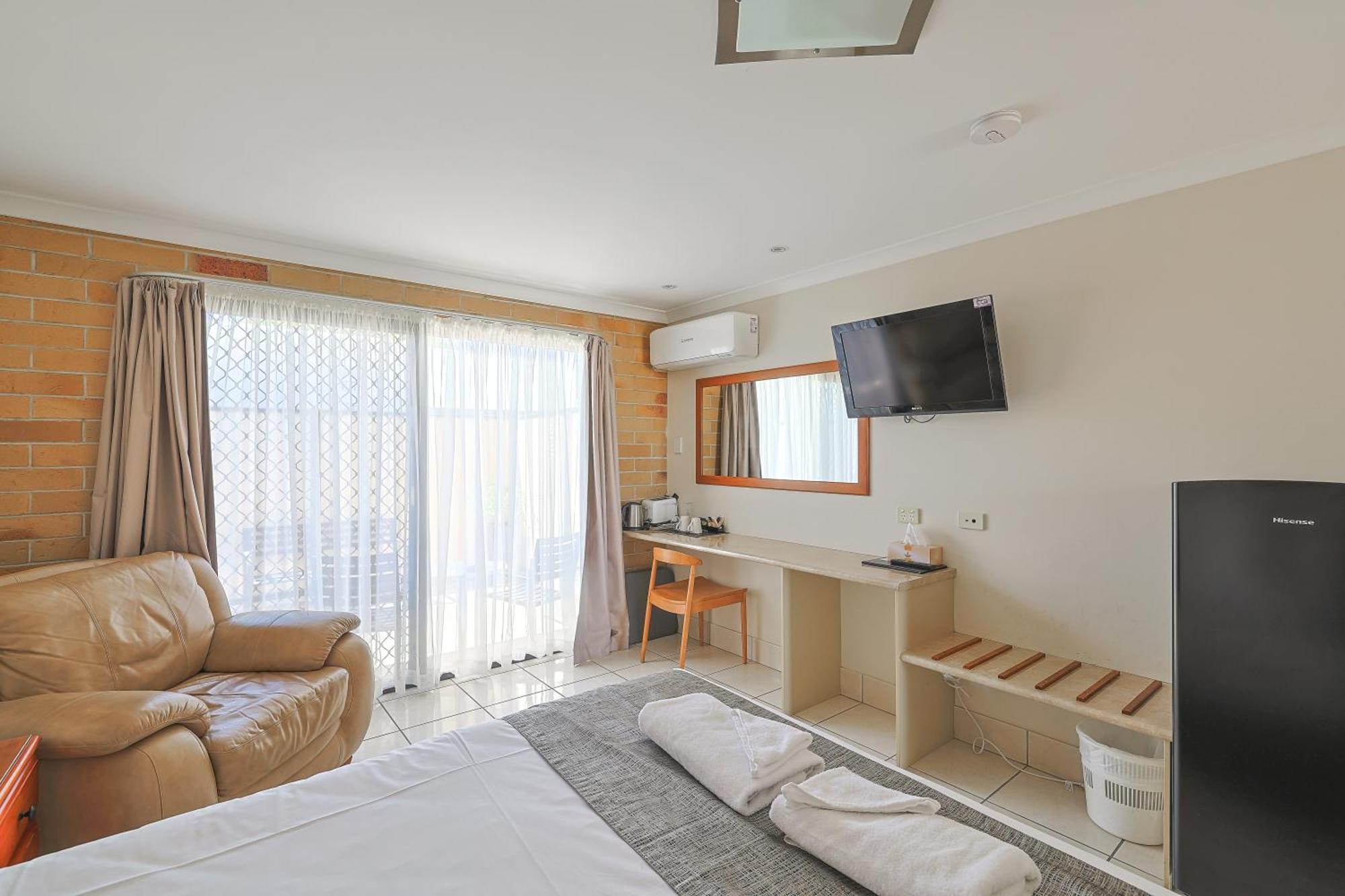 Emerald Central Palms Motel Bagian luar foto