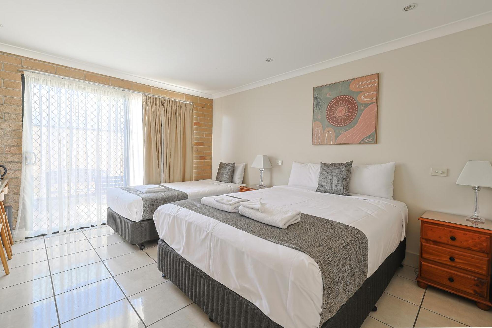 Emerald Central Palms Motel Bagian luar foto