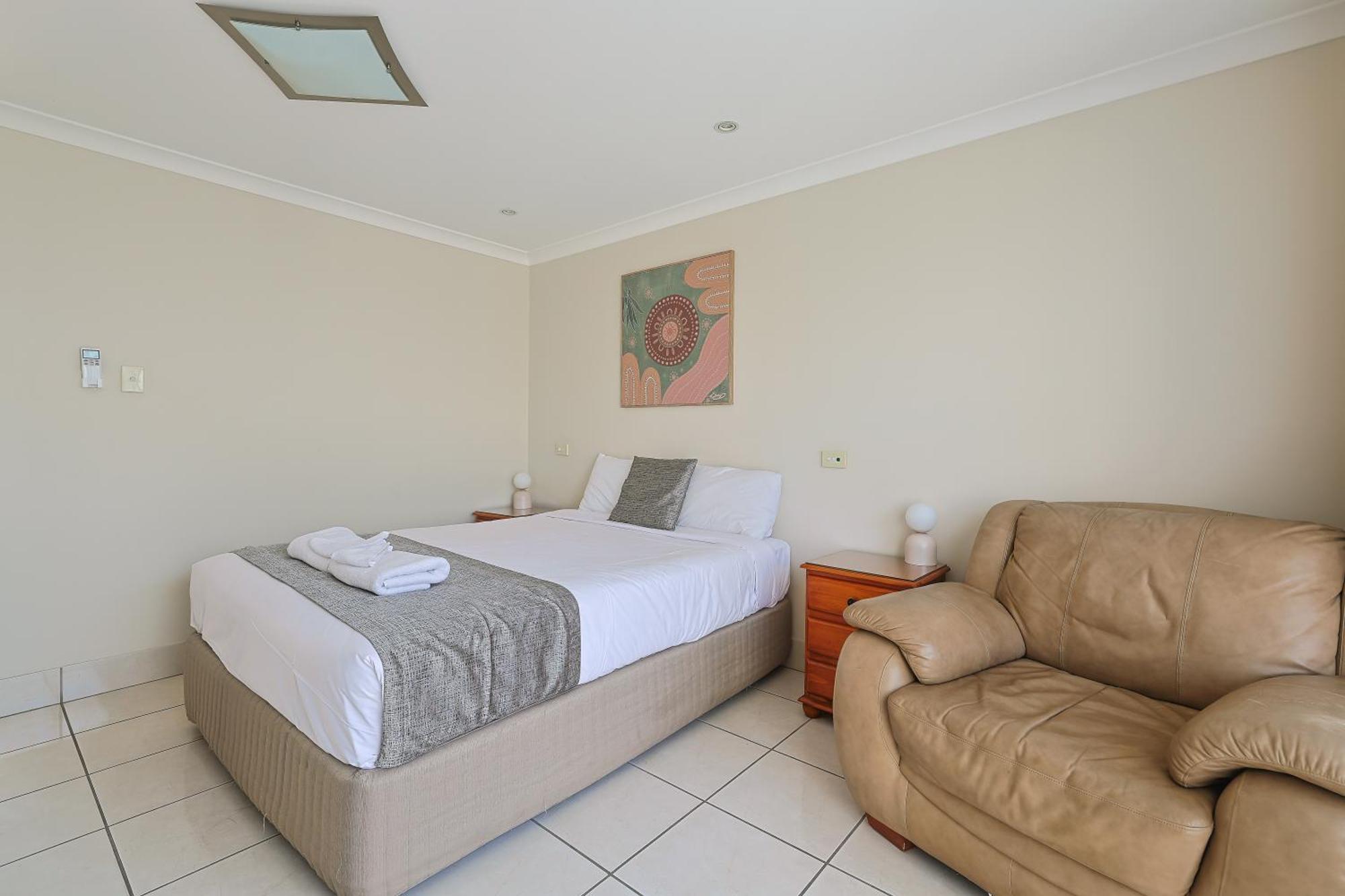 Emerald Central Palms Motel Bagian luar foto