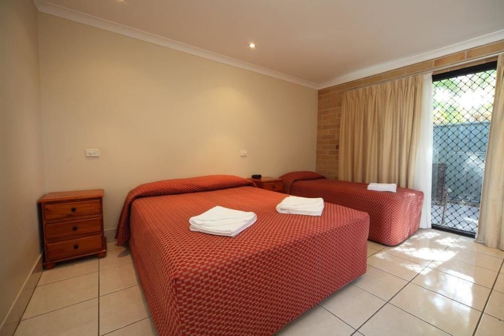 Emerald Central Palms Motel Bagian luar foto